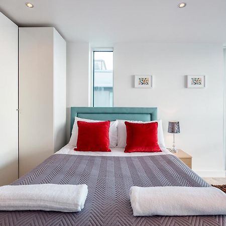 Excel Dock Apartments London Exterior photo