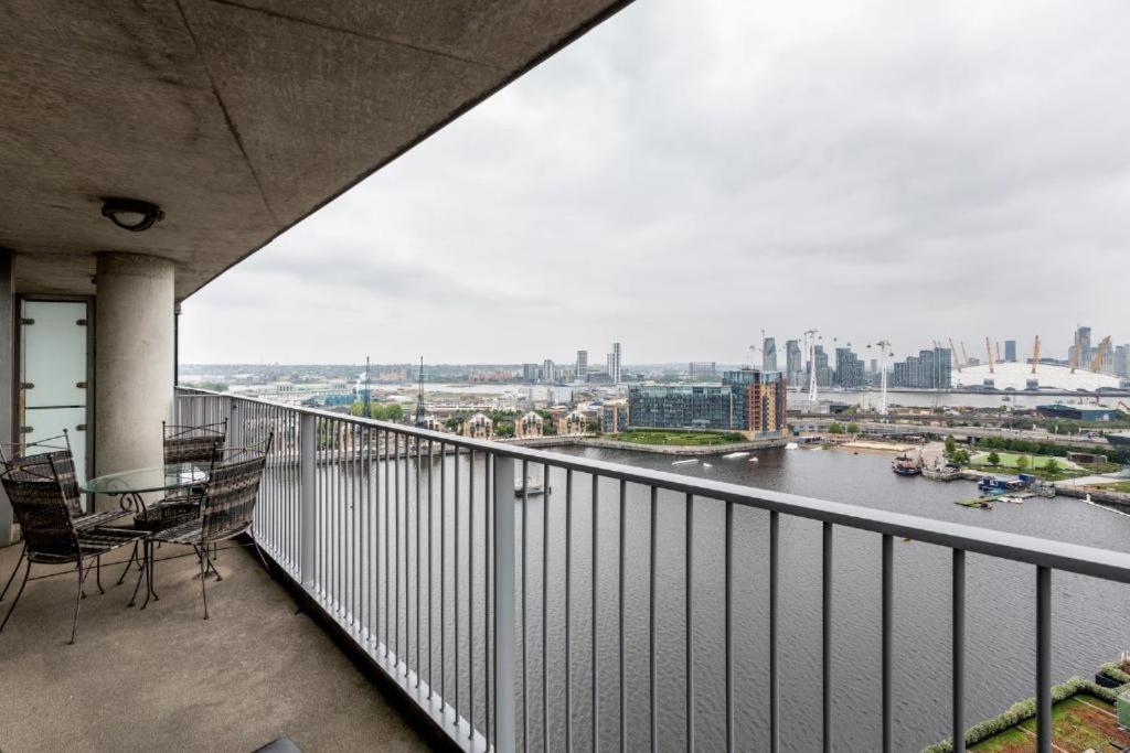 Excel Dock Apartments London Exterior photo